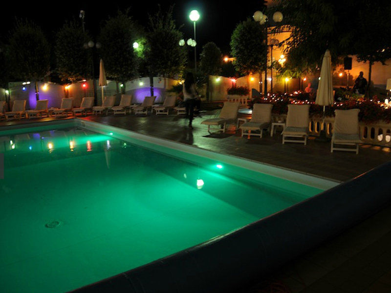 Hotel Nettuno Cervia Bagian luar foto