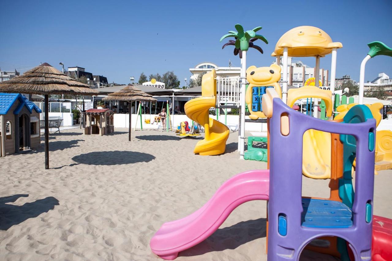 Hotel Nettuno Cervia Bagian luar foto