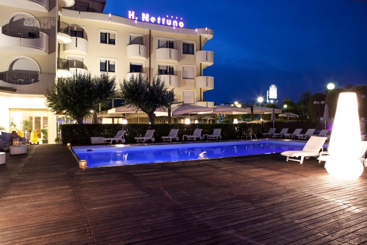 Hotel Nettuno Cervia Bagian luar foto