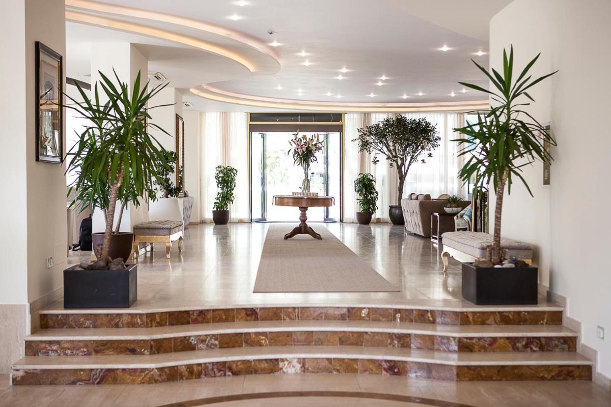 Hotel Nettuno Cervia Bagian luar foto